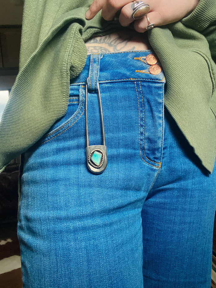 ✙ Jumbo Turquoise Safety Pin