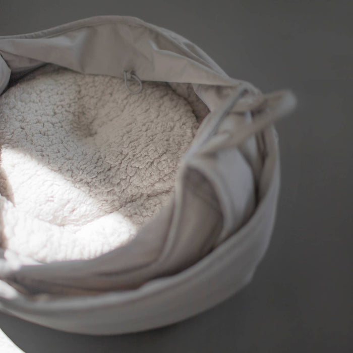 Lambwolf Collective - OLLA // PETITE PET CARRYCOT // DOG & CAT CARRIER: Camel