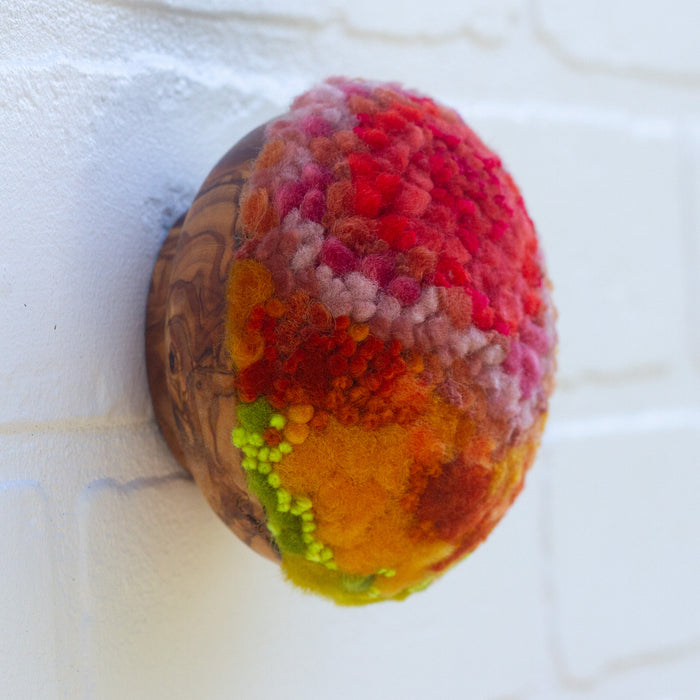Midi Puff in Olive Wood Frame | Warm + Bright