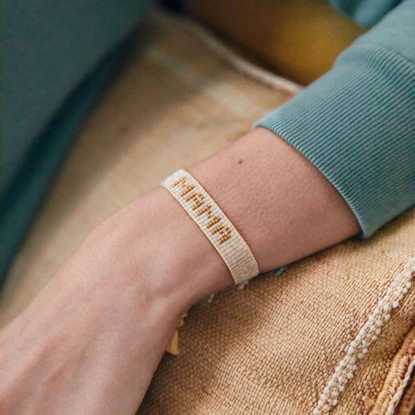 Small White & Gold MAMA  Beaded Bracelet